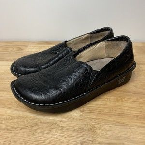 ALEGRIA PG LITE DEB 531 BLACK TOOLED LEATHER NURSING CLOG SHOES SZ 9 /40 SLIP ON
